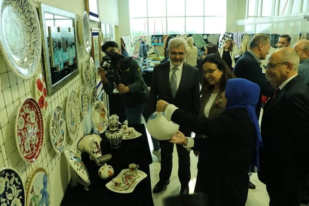 Yalova Halk Eğitim Merkezi’nden Yıl Sonu Sergisi: El Emeği Göz Kamaştırdı 4 Yalova Halk Eğitim Merkezi’nden Yıl Sonu Sergisi: El Emeği Göz Kamaştırdı