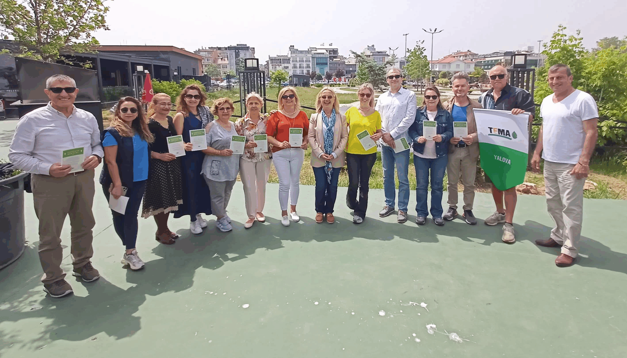 Yalova’da TEMA Gönüllülerine Anlamlı Teşekkür: "Birlikte Umut Yeşertiyoruz" 4 Yalova’da TEMA Gönüllülerine Anlamlı Teşekkür: "Birlikte Umut Yeşertiyoruz"