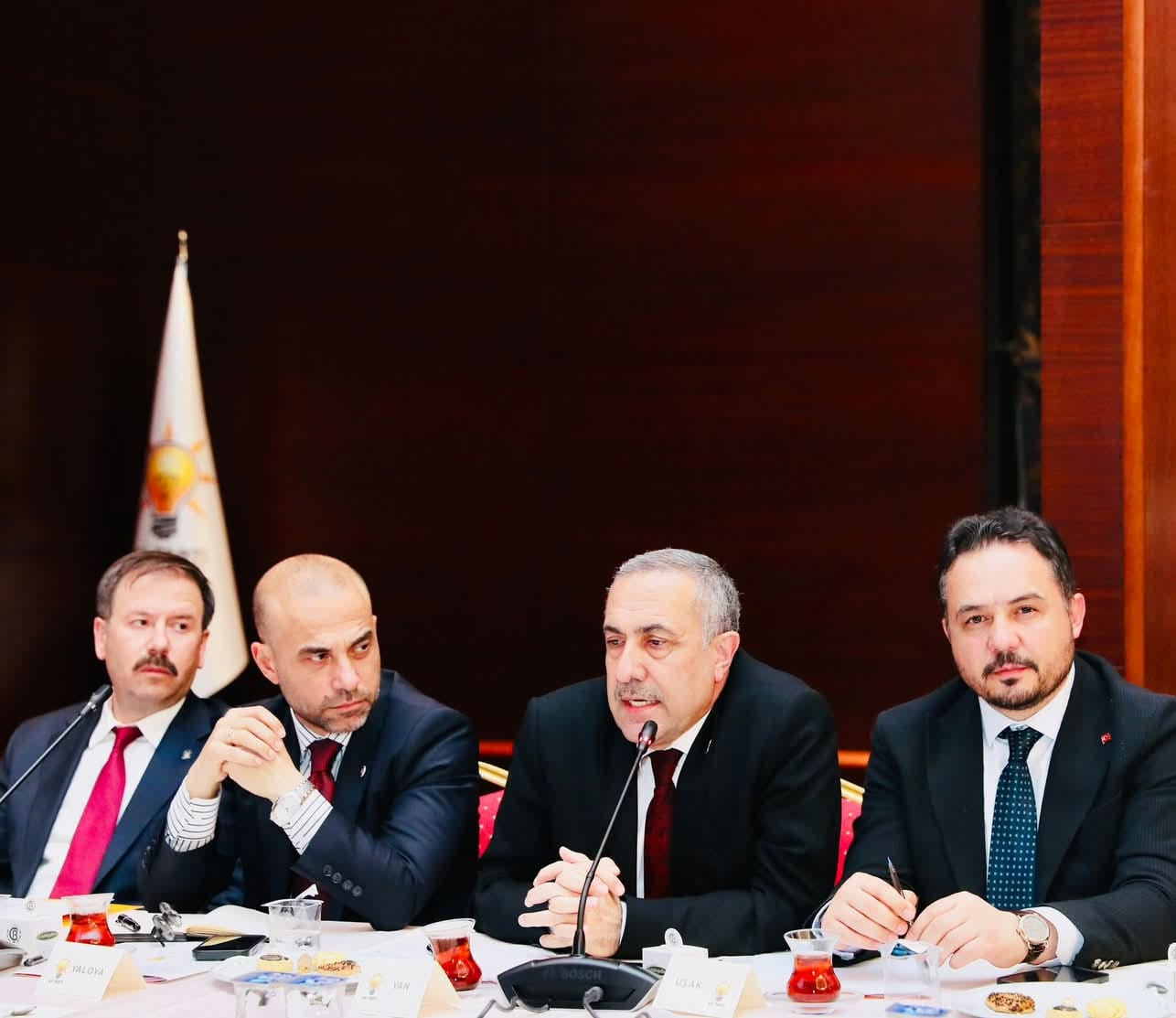 AK Parti'den Teşkilat Değerlendirmesi: Daraltılmış İl Başkanları Toplantısı Gerçekleştirildi 4 AK Parti'den Teşkilat Değerlendirmesi: Daraltılmış İl Başkanları Toplantısı Gerçekleştirildi