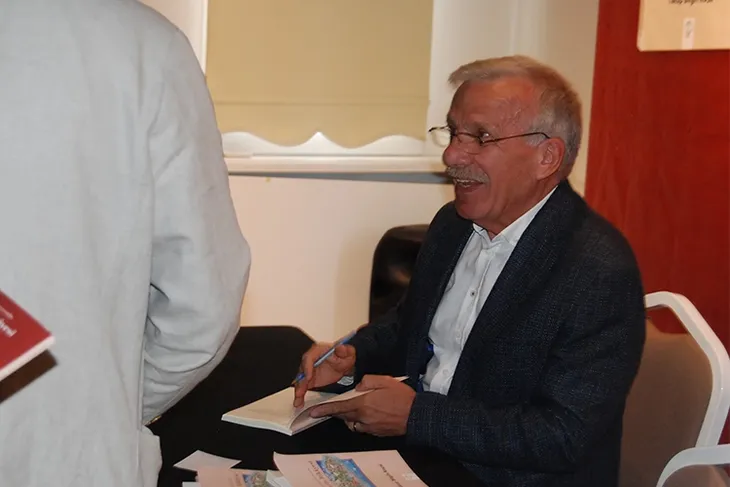 Yakup Bilgin Koçal’dan “Son Çığlık”: Yeni Kitabı İçin Okurlarıyla Buluştu 4 Yakup Bilgin Koçal’dan “Son Çığlık”: Yeni Kitabı İçin Okurlarıyla Buluştu