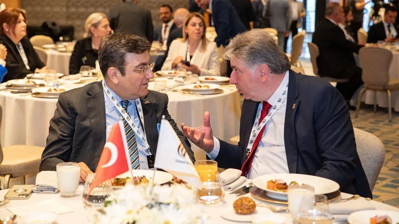 Yalova Üniversitesi Rektörü Prof. Dr. Mehmet Bahçekapılı, İlim Yayma Cemiyeti’nin Akademik Tanıtım Toplantısına Katıldı 6 Yalova Üniversitesi Rektörü Prof. Dr. Mehmet Bahçekapılı, İlim Yayma Cemiyeti’nin Akademik Tanıtım Toplantısına Katıldı