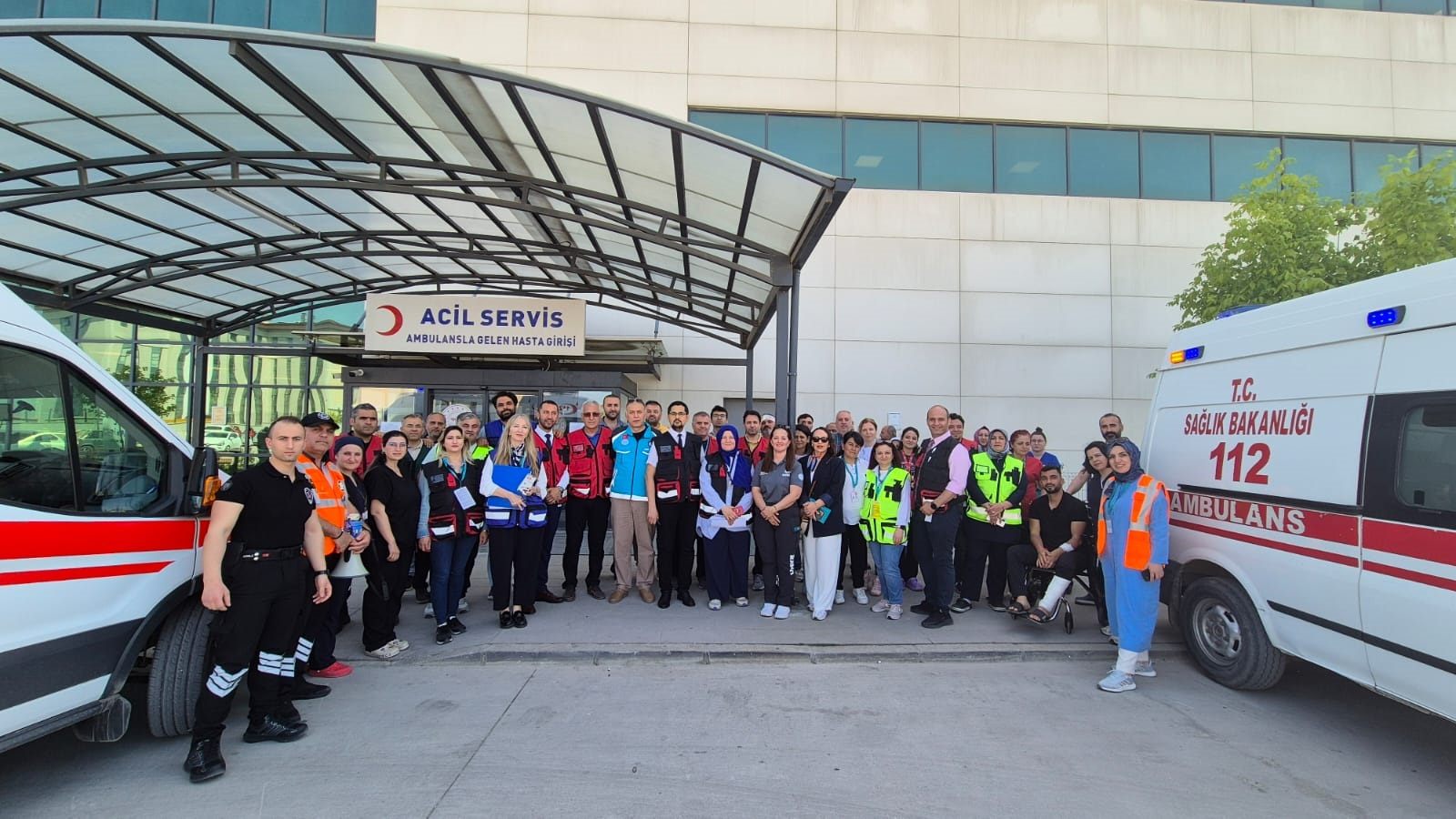 YALOVA’DA 7 ŞİDDETİNDE DEPREM SENARYOSUYLA GERÇEKLEŞTİRİLEN HASTANE AFET TATBİKATI BAŞARIYLA TAMAMLANDI 7 YALOVA’DA 7 ŞİDDETİNDE DEPREM SENARYOSUYLA GERÇEKLEŞTİRİLEN HASTANE AFET TATBİKATI BAŞARIYLA TAMAMLANDI