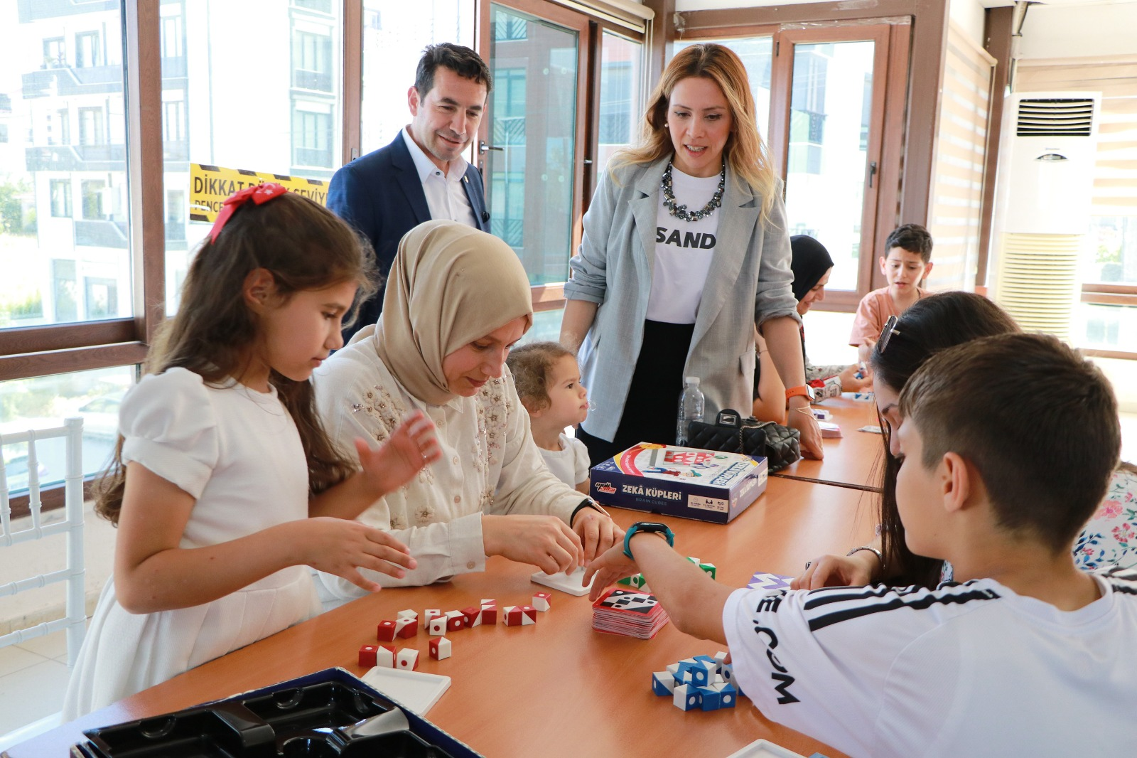 Çiftlikköy’de Minik Zekâ Küpleri Sertifikalarını Aldı 4 Çiftlikköy’de Minik Zekâ Küpleri Sertifikalarını Aldı