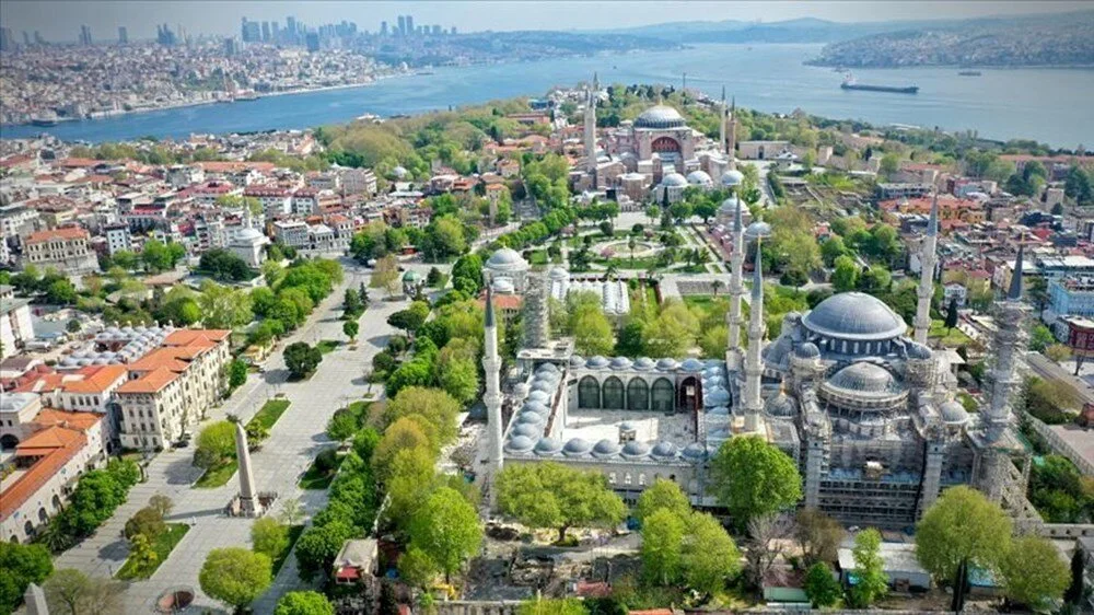 İSTANBUL’UN FETHİ 572. YILINDA COŞKUYLA ANILIYOR: TARİHİN SEYRİNİ DEĞİŞTİREN ZAFER 6 İSTANBUL’UN FETHİ 572. YILINDA COŞKUYLA ANILIYOR: TARİHİN SEYRİNİ DEĞİŞTİREN ZAFER