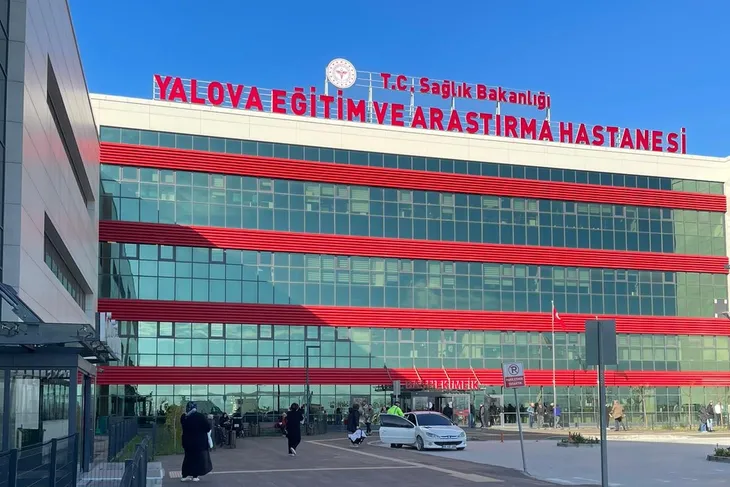 YALOVA EĞİTİM VE ARAŞTIRMA HASTANESİ GÖZ HASTALIKLARI POLİKLİNİĞİNDE İNSANLIK İÇİN GECE GÜNDÜZ DEMEDEN MÜCADELE