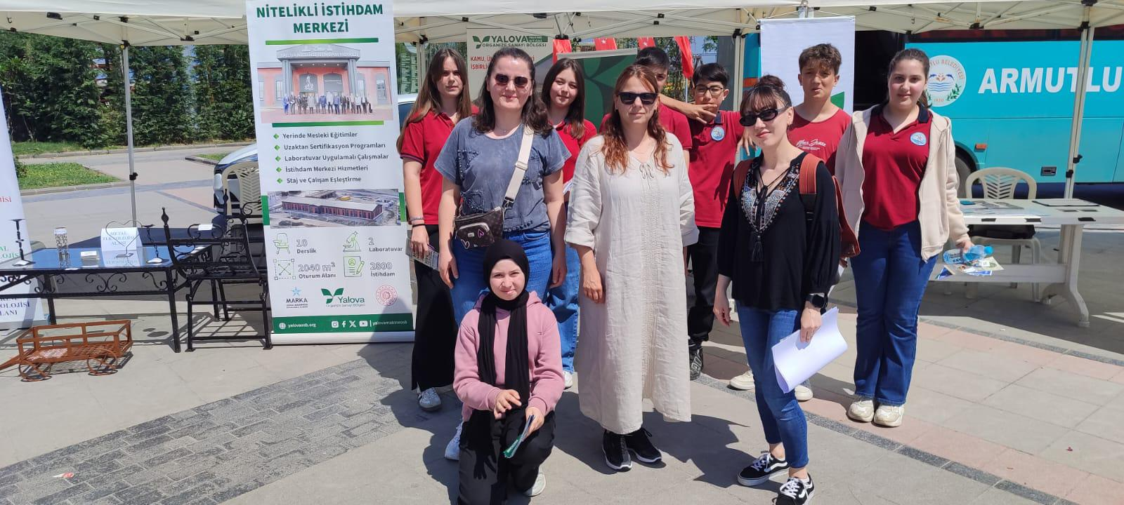 YALOVA’DA MESLEKİ VE TEKNİK EĞİTİM FUARI YOĞUN İLGİ GÖRDÜ 5 YALOVA’DA MESLEKİ VE TEKNİK EĞİTİM FUARI YOĞUN İLGİ GÖRDÜ
