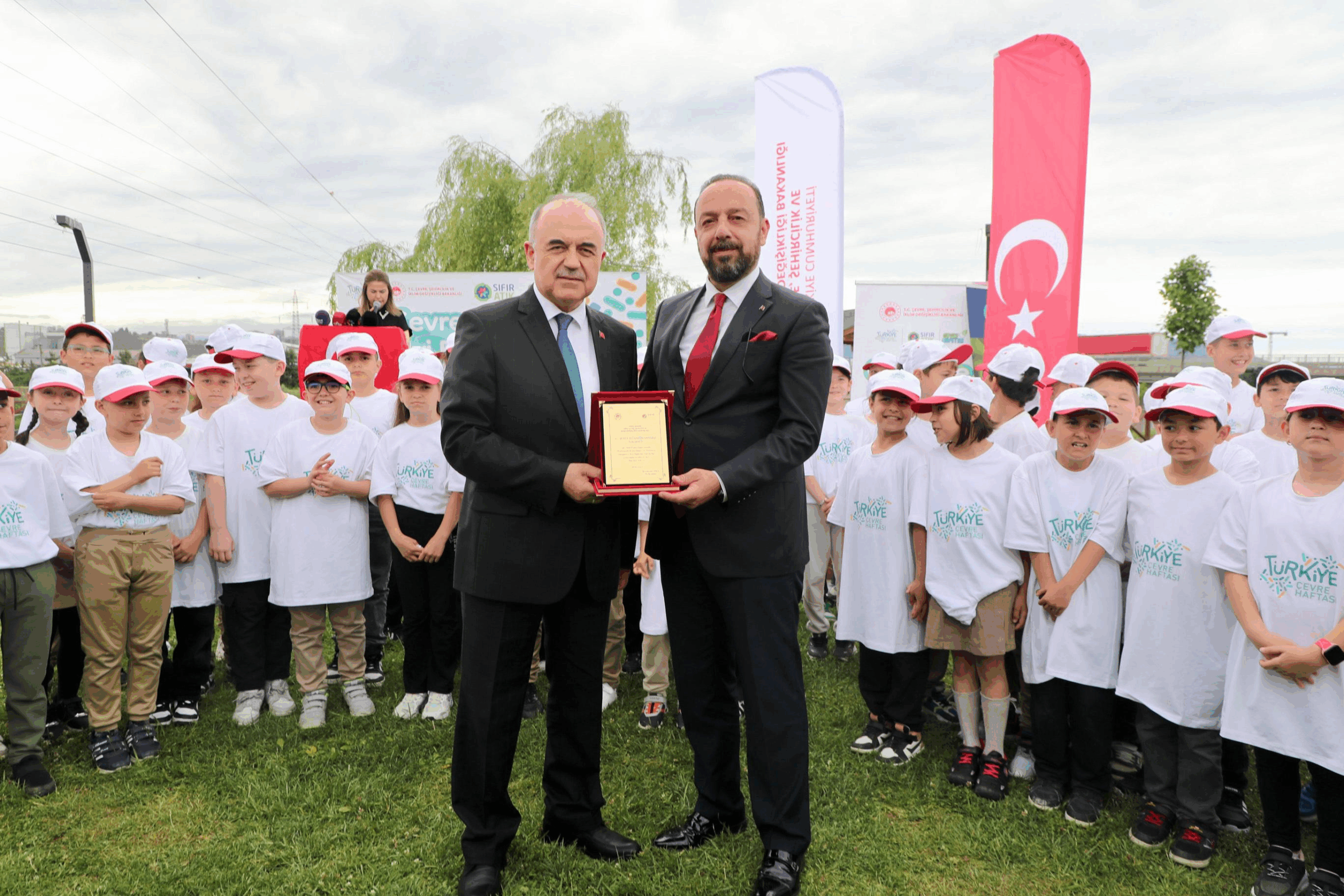 “Çevrene İyi Bak” Temasıyla Çevre Haftası Coşkuyla Kutlandı 6 “Çevrene İyi Bak” Temasıyla Çevre Haftası Coşkuyla Kutlandı