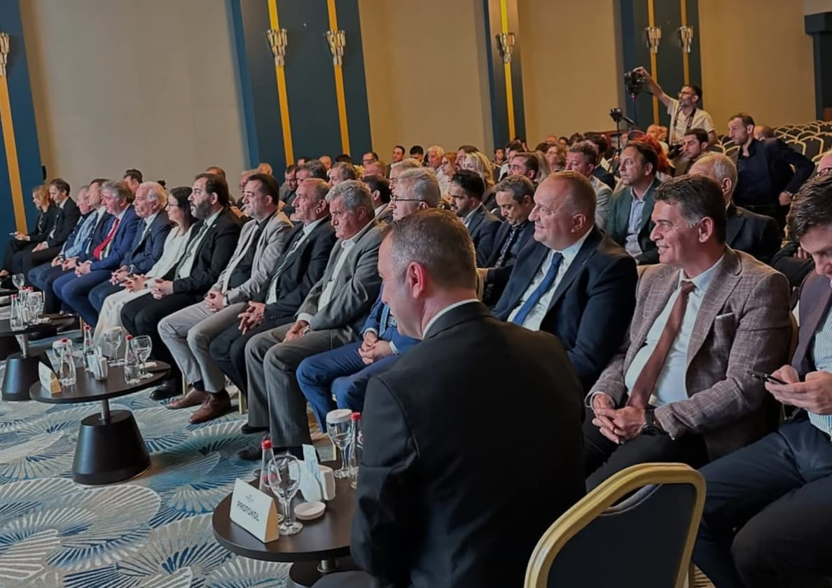 Teşvikiye Belediye Başkanı Mustafa Nurten'e "Yılın Başkanı" Ödülü 4 Teşvikiye Belediye Başkanı Mustafa Nurten'e "Yılın Başkanı" Ödülü