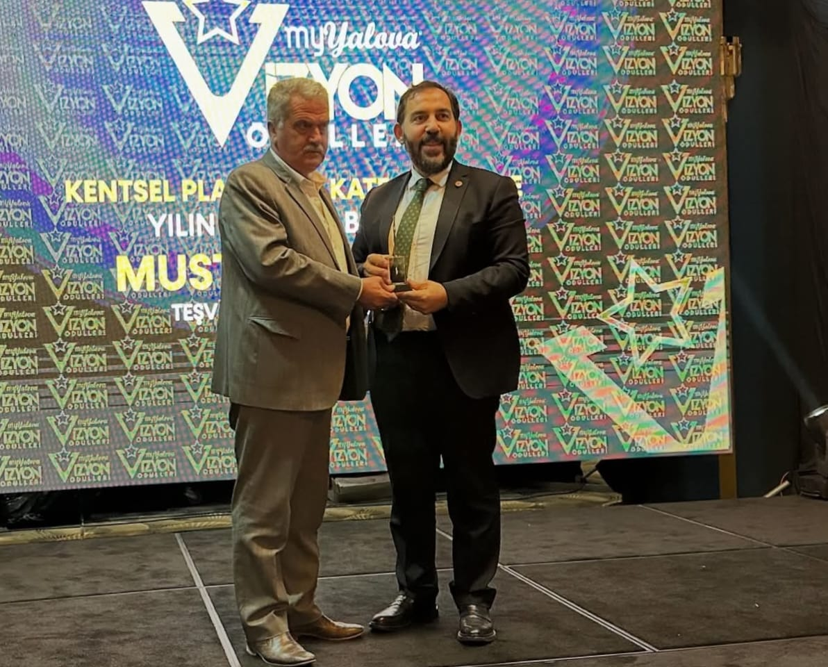 Teşvikiye Belediye Başkanı Mustafa Nurten'e "Yılın Başkanı" Ödülü 7 Teşvikiye Belediye Başkanı Mustafa Nurten'e "Yılın Başkanı" Ödülü
