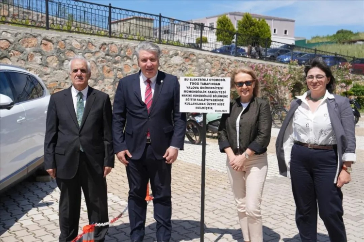 Yalova Üniversitesi'nde TOGG Sevinci: Yerli ve Milli Otomobil Uygulamalı Eğitime Katkı Sunacak 6 Yalova Üniversitesi'nde TOGG Sevinci: Yerli ve Milli Otomobil Uygulamalı Eğitime Katkı Sunacak