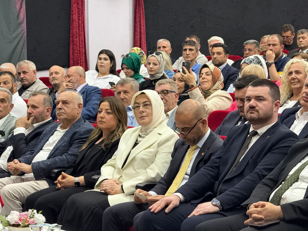 AK Parti Yalova Danışma Meclisi Toplantısı Gerçekleştirildi 4 AK Parti Yalova Danışma Meclisi Toplantısı Gerçekleştirildi