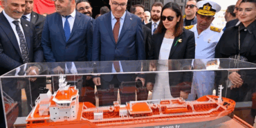 YALOVA’DA 10.000 DWT’LİK PASLANMAZ KİMYASAL TANKERİN OMURGA YERLEŞTİRME TÖRENİ GERÇEKLEŞTİRİLDİ 8 YALOVA’DA 10.000 DWT’LİK PASLANMAZ KİMYASAL TANKERİN OMURGA YERLEŞTİRME TÖRENİ GERÇEKLEŞTİRİLDİ