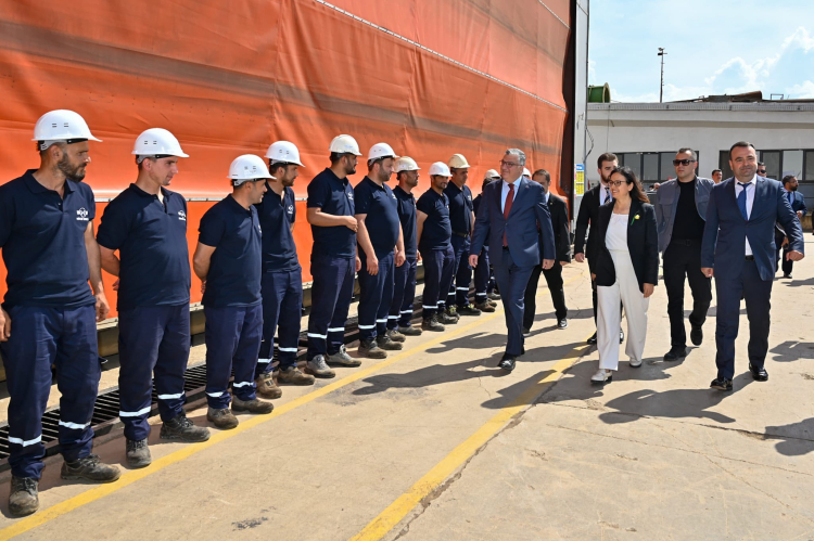 YALOVA’DA 10.000 DWT’LİK PASLANMAZ KİMYASAL TANKERİN OMURGA YERLEŞTİRME TÖRENİ GERÇEKLEŞTİRİLDİ 5 YALOVA’DA 10.000 DWT’LİK PASLANMAZ KİMYASAL TANKERİN OMURGA YERLEŞTİRME TÖRENİ GERÇEKLEŞTİRİLDİ