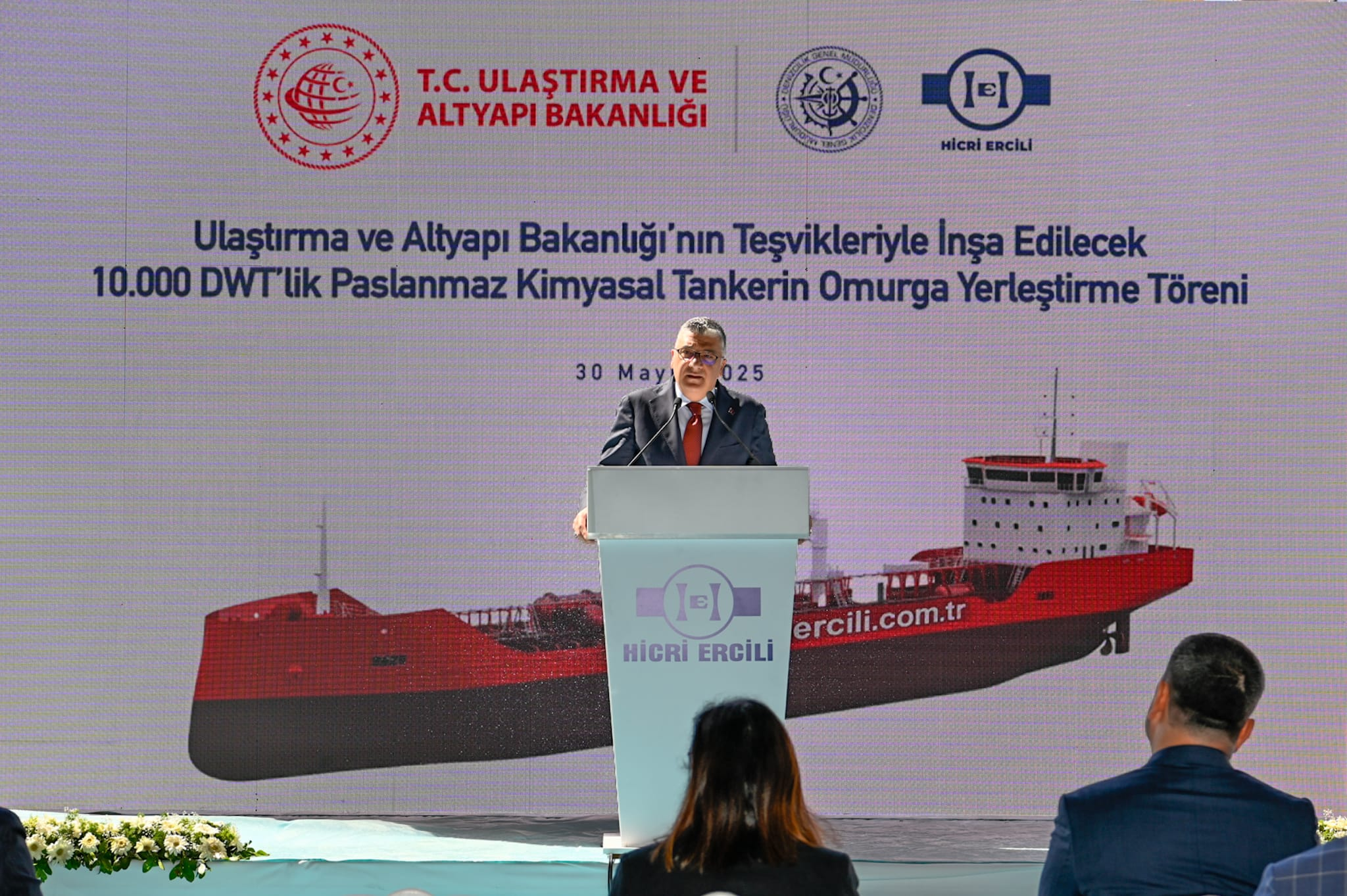 YALOVA’DA 10.000 DWT’LİK PASLANMAZ KİMYASAL TANKERİN OMURGA YERLEŞTİRME TÖRENİ GERÇEKLEŞTİRİLDİ 8 YALOVA’DA 10.000 DWT’LİK PASLANMAZ KİMYASAL TANKERİN OMURGA YERLEŞTİRME TÖRENİ GERÇEKLEŞTİRİLDİ