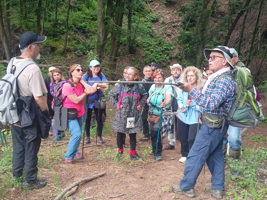 TEMA Vakfı Yalova Gönüllüleri Doğada Buluştu: Höyüktepe’den Dumantepe’ye 11 Kilometrelik 