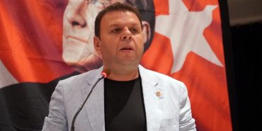 Ediz Ün: “Her Çocuğa Her Gün Bir Bardak Süt Ulaştırılmalı”