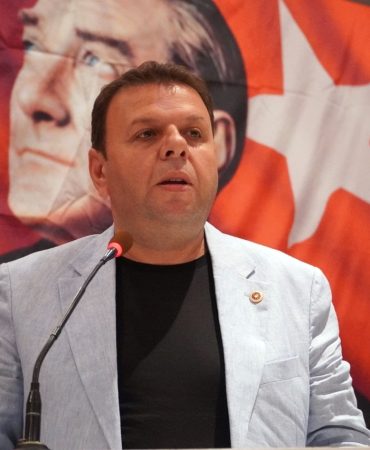 Ediz Ün: “Her Çocuğa Her Gün Bir Bardak Süt Ulaştırılmalı”