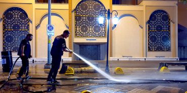 Yalova Belediyesi'nden Yaz Temizliği Atağı: Gece Boyunca Kapsamlı Yıkama Çalışmaları Sürüyor 2 Yalova Belediyesi'nden Yaz Temizliği Atağı: Gece Boyunca Kapsamlı Yıkama Çalışmaları Sürüyor