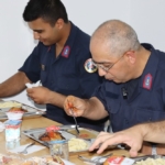 32 Yıllık Hayal Gerçek Oldu: Temizlik İşçisi Mahmut Kanarya Temsili Askerlik Yaptı 10 32 Yıllık Hayal Gerçek Oldu: Temizlik İşçisi Mahmut Kanarya Temsili Askerlik Yaptı