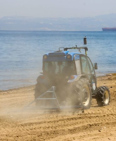 Yalova Sahillerinde Bayram Temizliği: Belediye Ekipleri Çalışmalarını Sürdürüyor