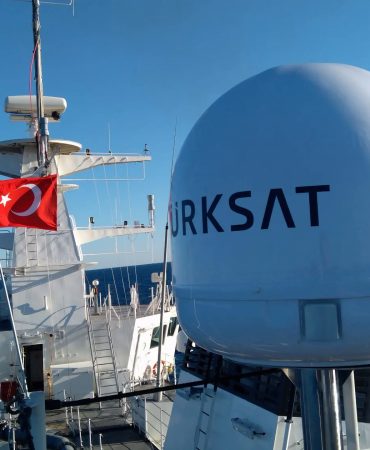 TÜRK DENİZLERİNDE DİJİTAL GÜVENLİK KALESİ: TÜRK BAYRAKLI GEMİLER LRIT SİSTEMİYLE 7/24 GÖZETİM ALTINDA