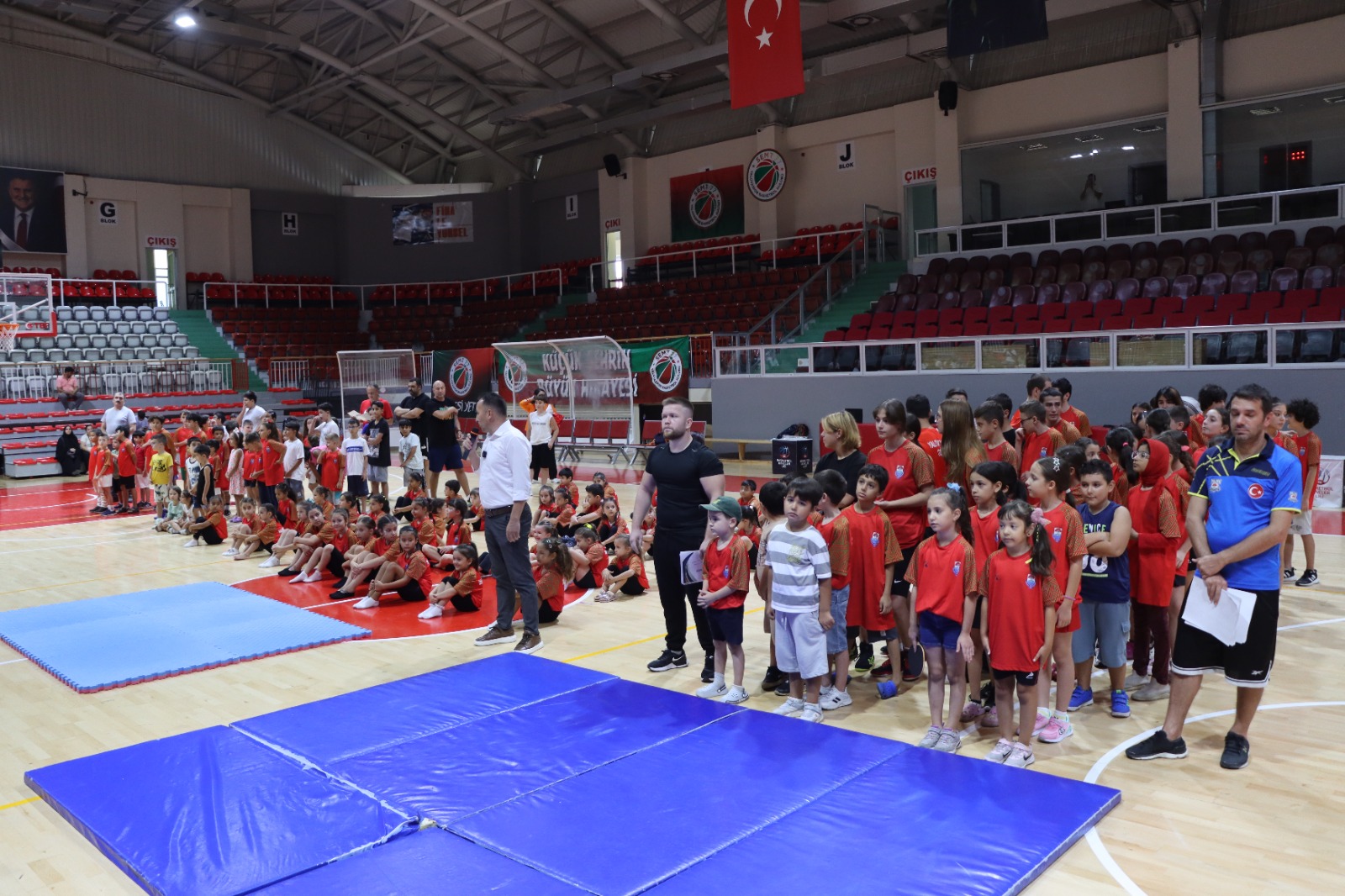 Yalova Belediyesi’nden Çocuk ve Gençlere Yaz Spor Okulu Fırsatı 5 Yalova Belediyesi’nden Çocuk ve Gençlere Yaz Spor Okulu Fırsatı