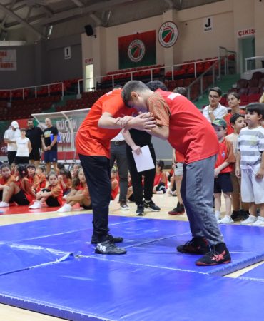 Yalova Belediyesi’nden Çocuk ve Gençlere Yaz Spor Okulu Fırsatı