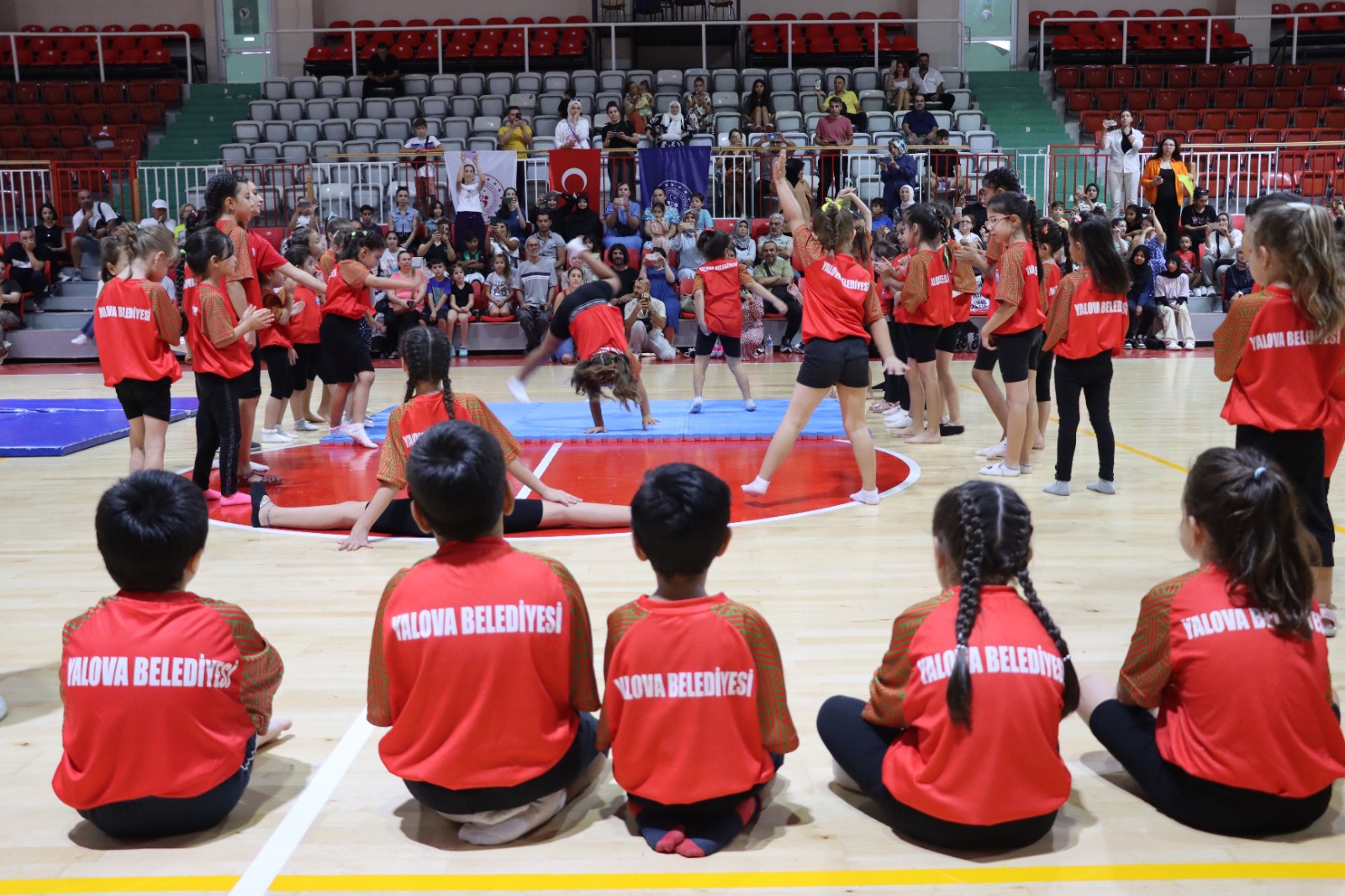 Yalova Belediyesi’nden Çocuk ve Gençlere Yaz Spor Okulu Fırsatı 4 Yalova Belediyesi’nden Çocuk ve Gençlere Yaz Spor Okulu Fırsatı