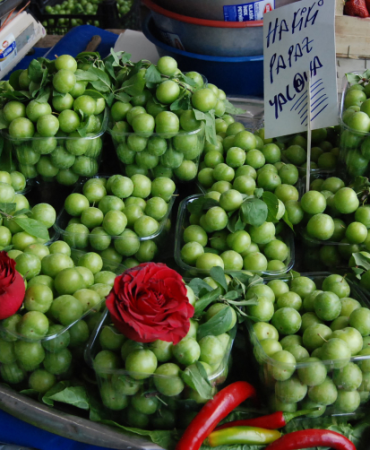 YALOVA SEMT PAZARI’NDA FİYATLAR EL YAKIYOR: VATANDAŞ SEYREDİYOR, ESNAF SİTEM EDİYOR