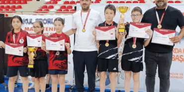 Yalova Masa Tenisi’nde Zirveyi Bırakmıyor: Küçükler Türkiye Şampiyonası’nda Büyük Başarı 2 Yalova Masa Tenisi’nde Zirveyi Bırakmıyor: Küçükler Türkiye Şampiyonası’nda Büyük Başarı