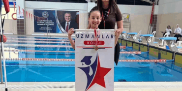Yalova Uzmanlar Koleji Öğrencisi Tanem Şelimen'den Yüzmede Üç Ayrı Birincilik 4 Yalova Uzmanlar Koleji Öğrencisi Tanem Şelimen'den Yüzmede Üç Ayrı Birincilik