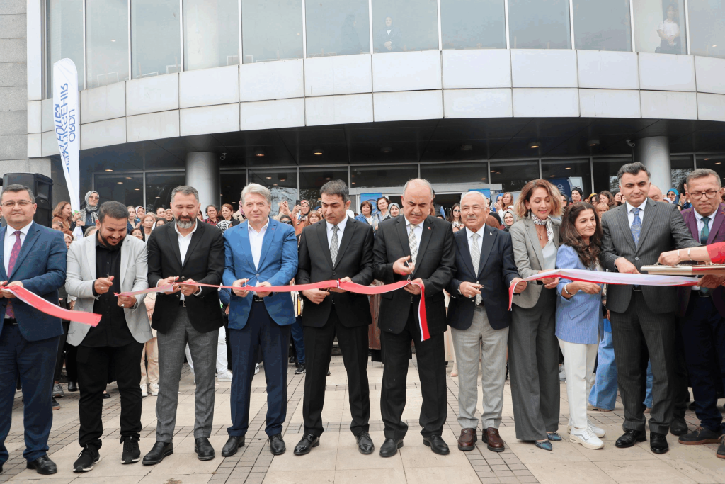 VALİ EROL, ALTINORDU HALK EĞİTİMİ MERKEZİ VE ORMEK YIL SONU SERGİSİ AÇILIŞINA KATILDI
