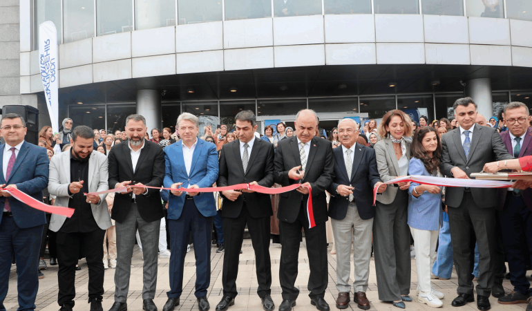 VALİ EROL, ALTINORDU HALK EĞİTİMİ MERKEZİ VE ORMEK YIL SONU SERGİSİ AÇILIŞINA KATILDI