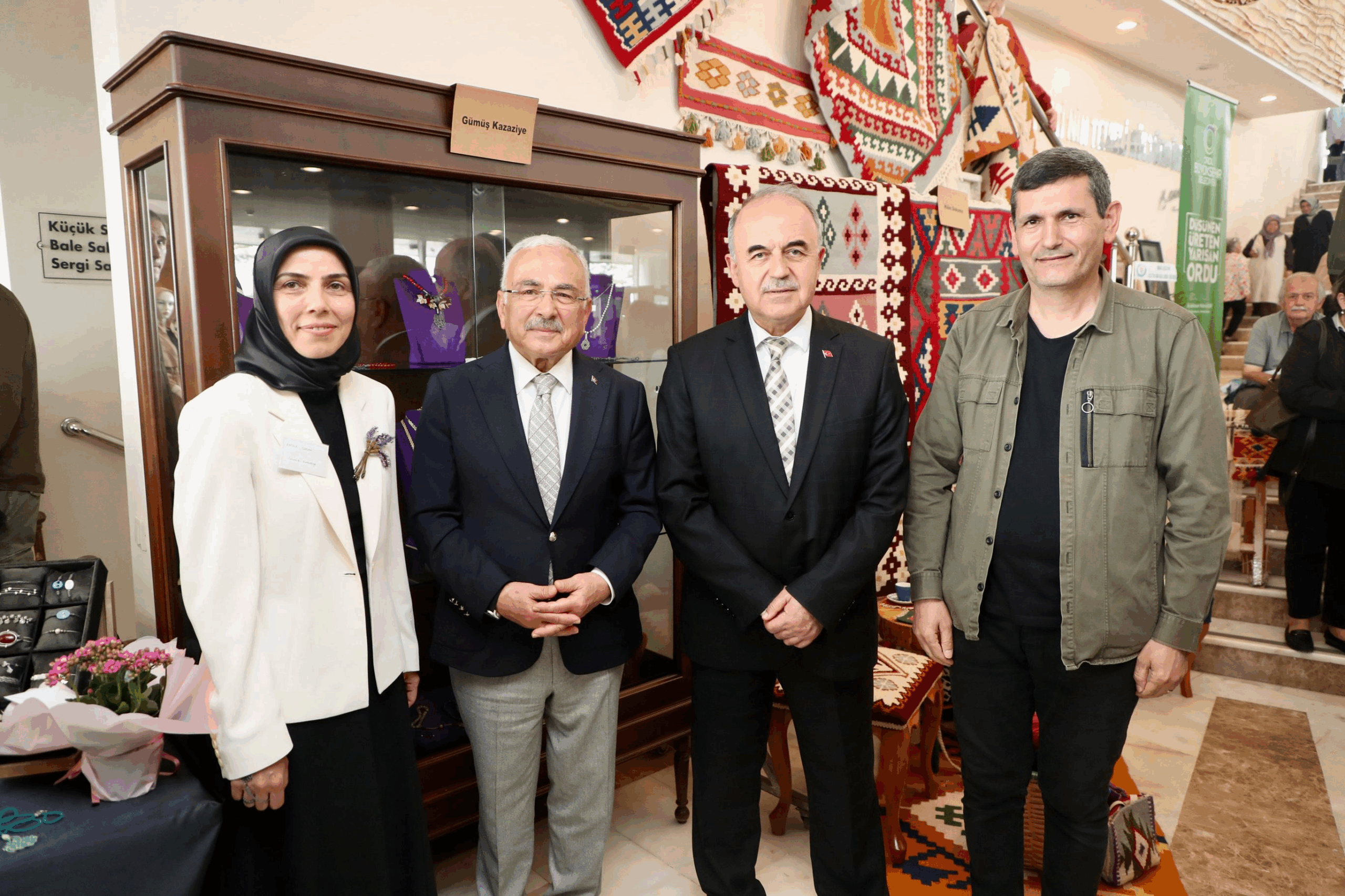 VALİ EROL, ALTINORDU HALK EĞİTİMİ MERKEZİ VE ORMEK YIL SONU SERGİSİ AÇILIŞINA KATILDI 5 VALİ EROL, ALTINORDU HALK EĞİTİMİ MERKEZİ VE ORMEK YIL SONU SERGİSİ AÇILIŞINA KATILDI