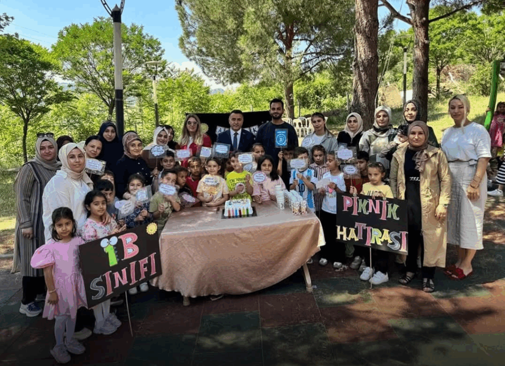 BAŞKAN MÜCAHİT KAÇAR, MİNİKLERİN OKUMA BAYRAMI COŞKUSUNA ORTAK OLDU
