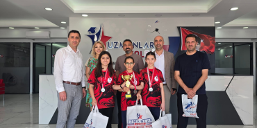 UZMANLAR KOLEJİ ORTAOKULU’NDAN TÜRKİYE İKİNCİLİĞİ GURURU