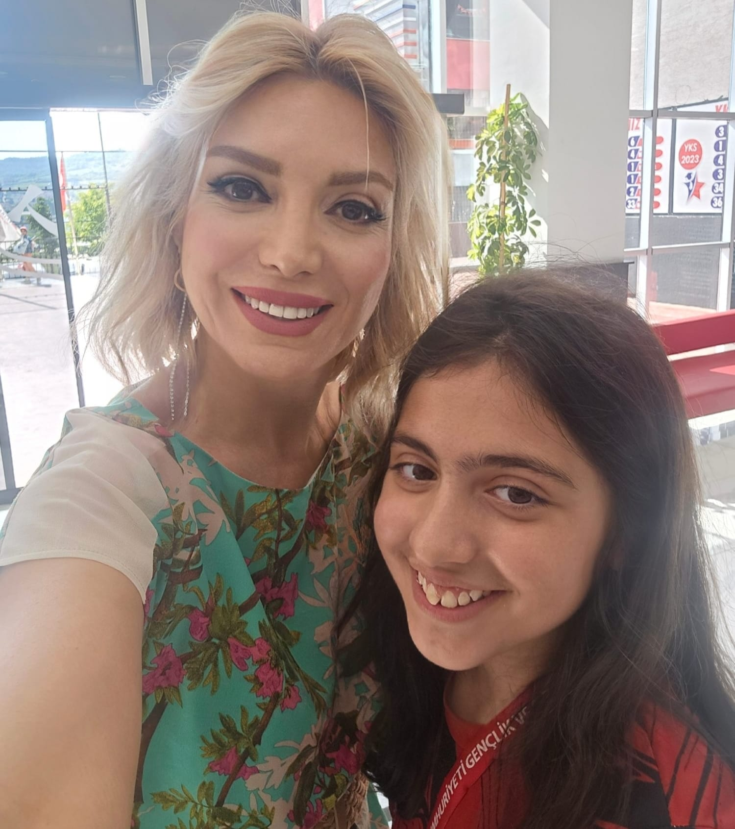 UZMANLAR KOLEJİ ORTAOKULU’NDAN TÜRKİYE İKİNCİLİĞİ GURURU 4 UZMANLAR KOLEJİ ORTAOKULU’NDAN TÜRKİYE İKİNCİLİĞİ GURURU