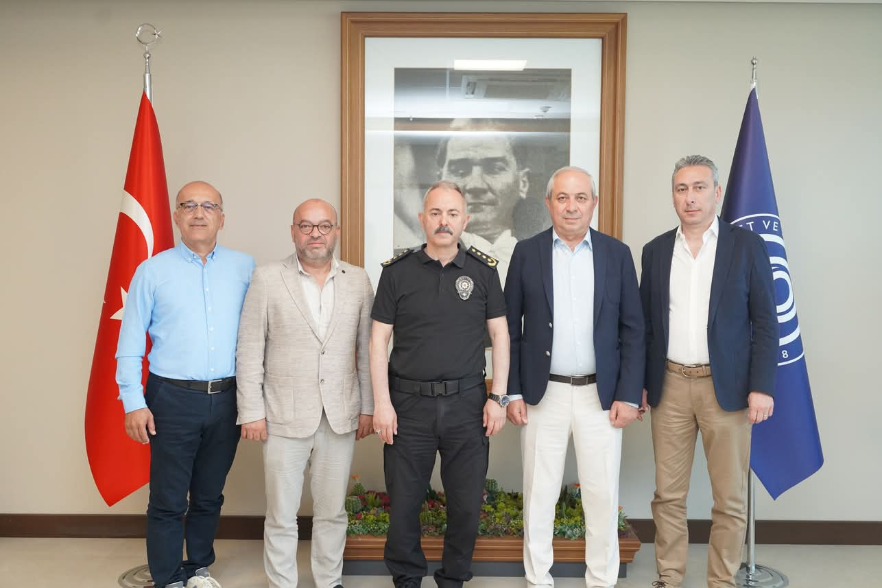 Yalova İl Emniyet Müdürü Ümit Bitirik’ten YTSO’ya Ziyaret: Güvenlik ve Ekonomi Masaya Yatırıldı 4 Yalova İl Emniyet Müdürü Ümit Bitirik’ten YTSO’ya Ziyaret: Güvenlik ve Ekonomi Masaya Yatırıldı