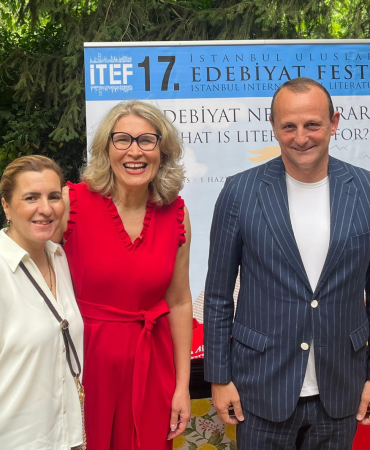 Çiftlikköy’de Edebiyat Rüzgarı: Ünlü Yazarlar Edebiyat Bahçesi’nde Okurlarla Buluştu