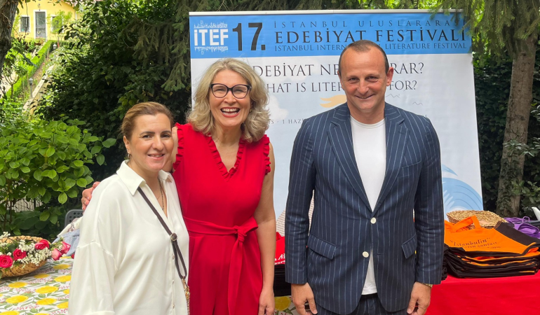 Çiftlikköy’de Edebiyat Rüzgarı: Ünlü Yazarlar Edebiyat Bahçesi’nde Okurlarla Buluştu