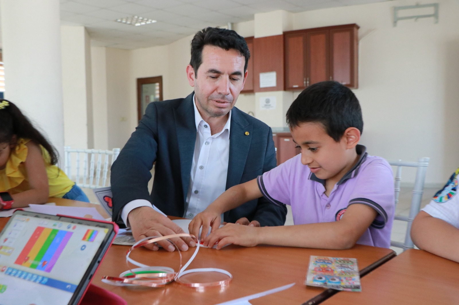 ÇİFTLİKKÖY’DE MİNİKLER ROBOTİK KODLAMA EĞİTİMİNİ TAMAMLADI 6 ÇİFTLİKKÖY’DE MİNİKLER ROBOTİK KODLAMA EĞİTİMİNİ TAMAMLADI