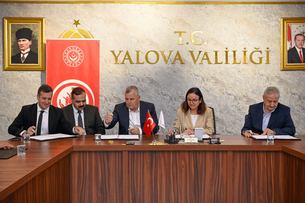 ARMUTLU HUZUREVİ YAŞLI BAKIM VE REHABİLİTASYON MERKEZİ HİZMETE AÇILDI