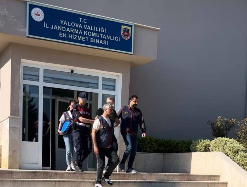 Kayıp E.E. Olayında Gelişme: Şüpheli A.Ş., Canlı Yayında Gözaltına Alındı 1 Kayıp E.E. Olayında Gelişme: Şüpheli A.Ş., Canlı Yayında Gözaltına Alındı