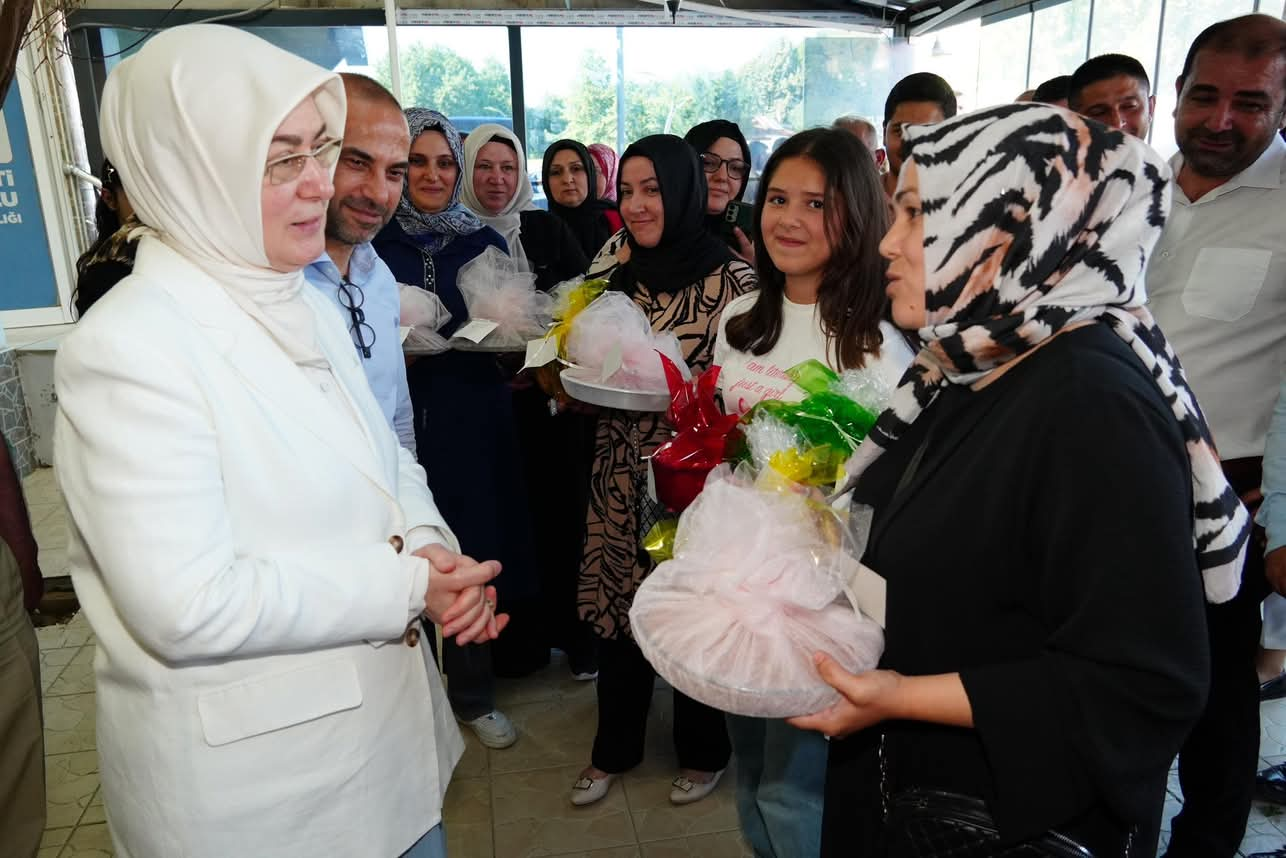 AK Parti Yalova Milletvekili Meliha Akyol’dan Armutlu ve Fıstıklı’ya Bayram Ziyareti
