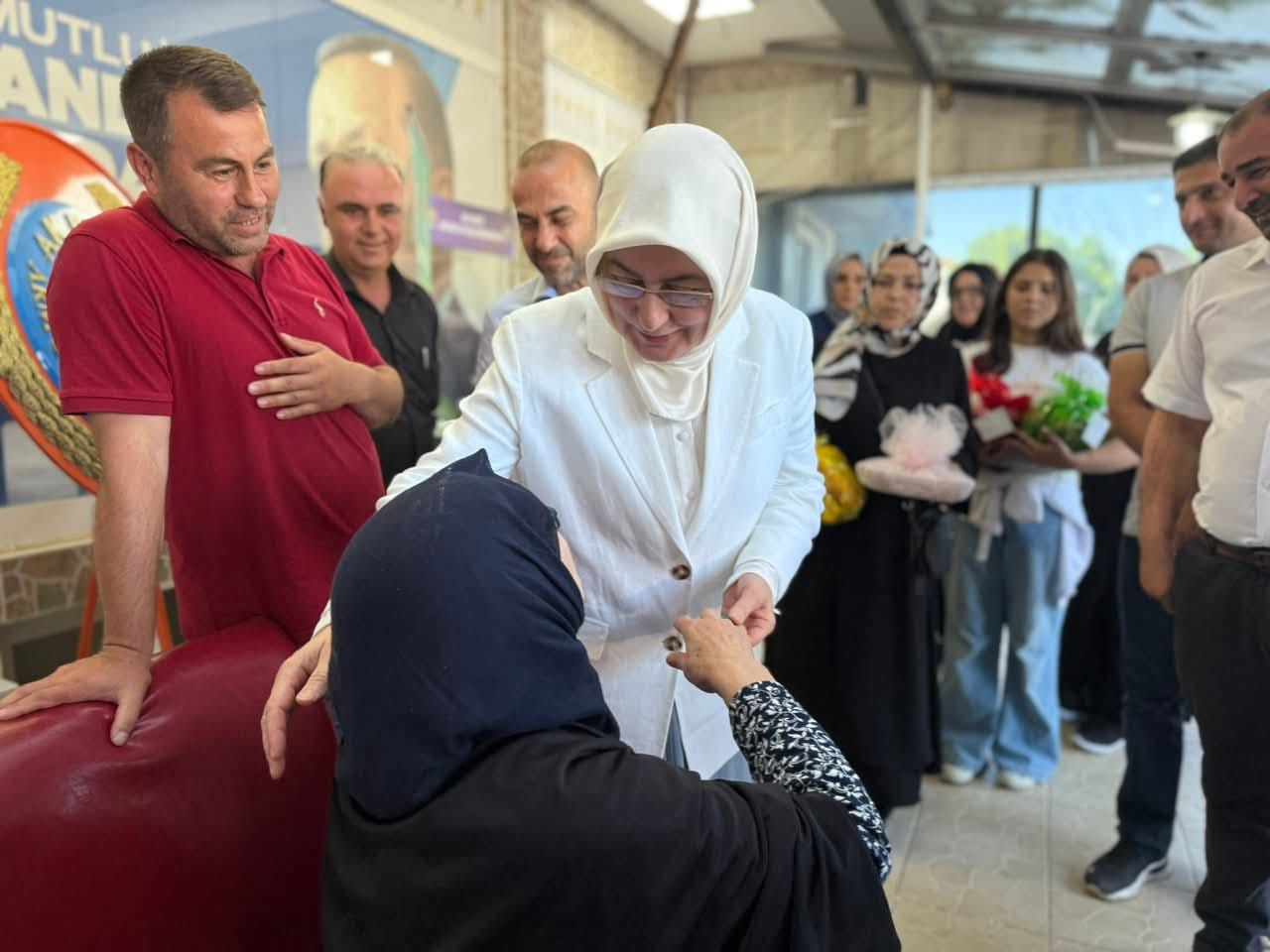 AK Parti Yalova Milletvekili Meliha Akyol’dan Armutlu ve Fıstıklı’ya Bayram Ziyareti