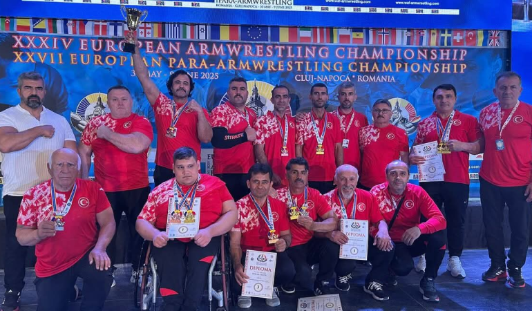 AVRUPA BİLEK GÜREŞİ ŞAMPİYONASI’NDA MASTER ERKEKLER TAKIMIMIZDAN BÜYÜK BAŞARI