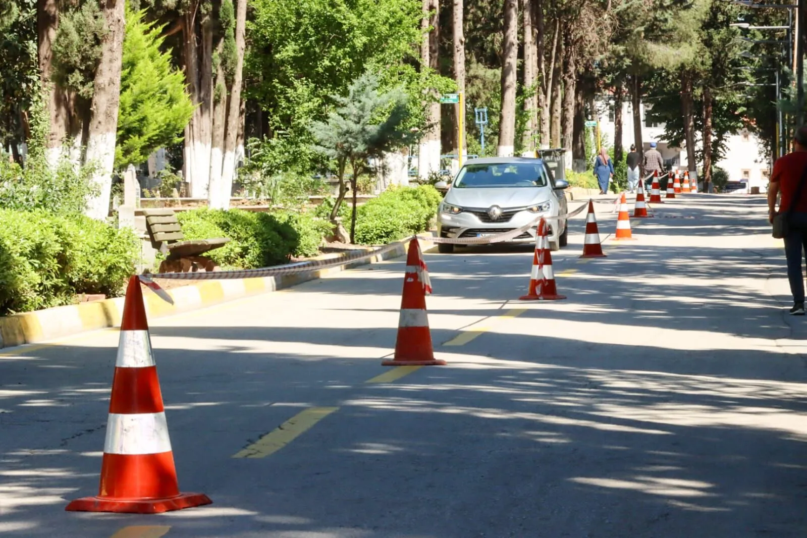 Yalova Belediyesi'nden Kurban Bayramı Öncesi Mezarlıklarda Hummalı Hazırlık