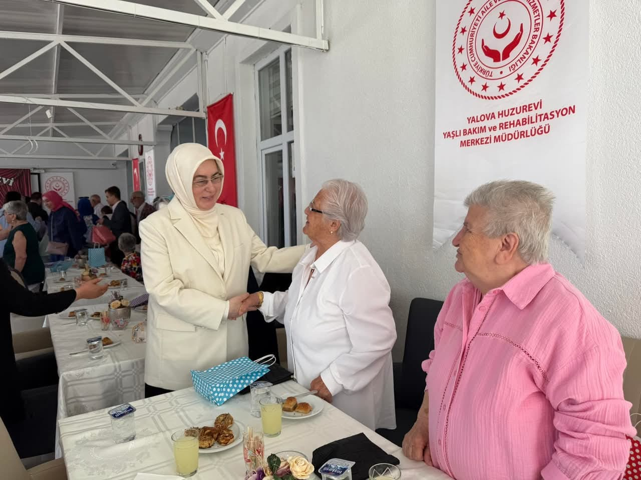 Yalova'da Bayram Sevinci: Milletvekilleri Akyol ve Büyükgümüş’ten Yoğun Bayram Mesaisi