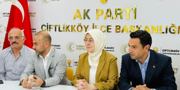 AK Parti Yalova Teşkilatından Bayram Mesaisi: Milletvekili Meliha Akyol ve Parti Heyeti İlçeleri Ziyaret Etti 45 AK Parti Yalova Teşkilatından Bayram Mesaisi: Milletvekili Meliha Akyol ve Parti Heyeti İlçeleri Ziyaret Etti