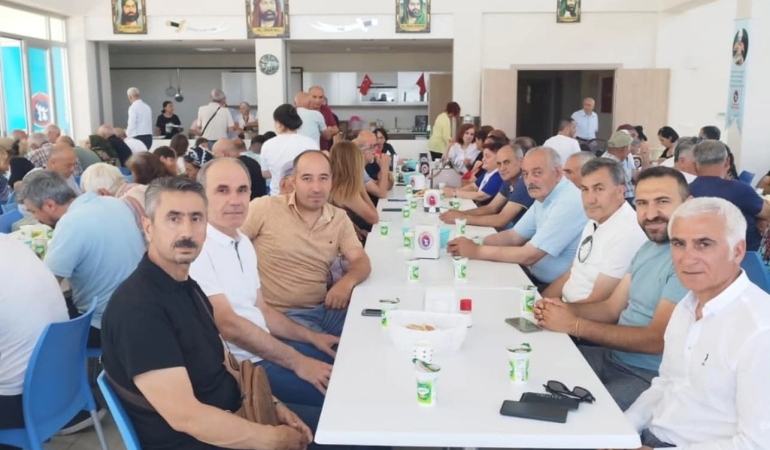 Sinan Giray, Bayramın Üçüncü Günü Yalova Cemevi’nde Canlarla Bayramlaştı